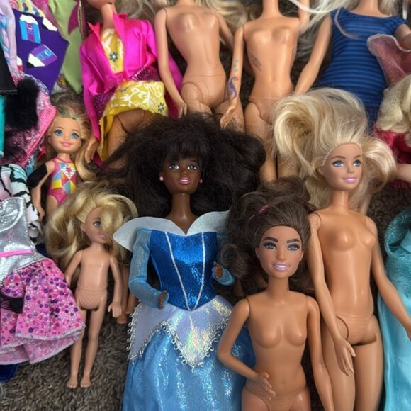 Barbie Bundle - Picture 5 of 6